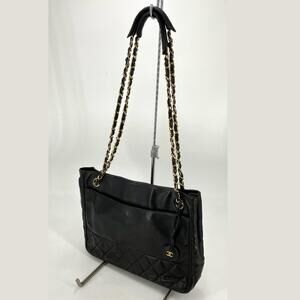 CHANEL Matelasse Chain Shoulder Bag Black